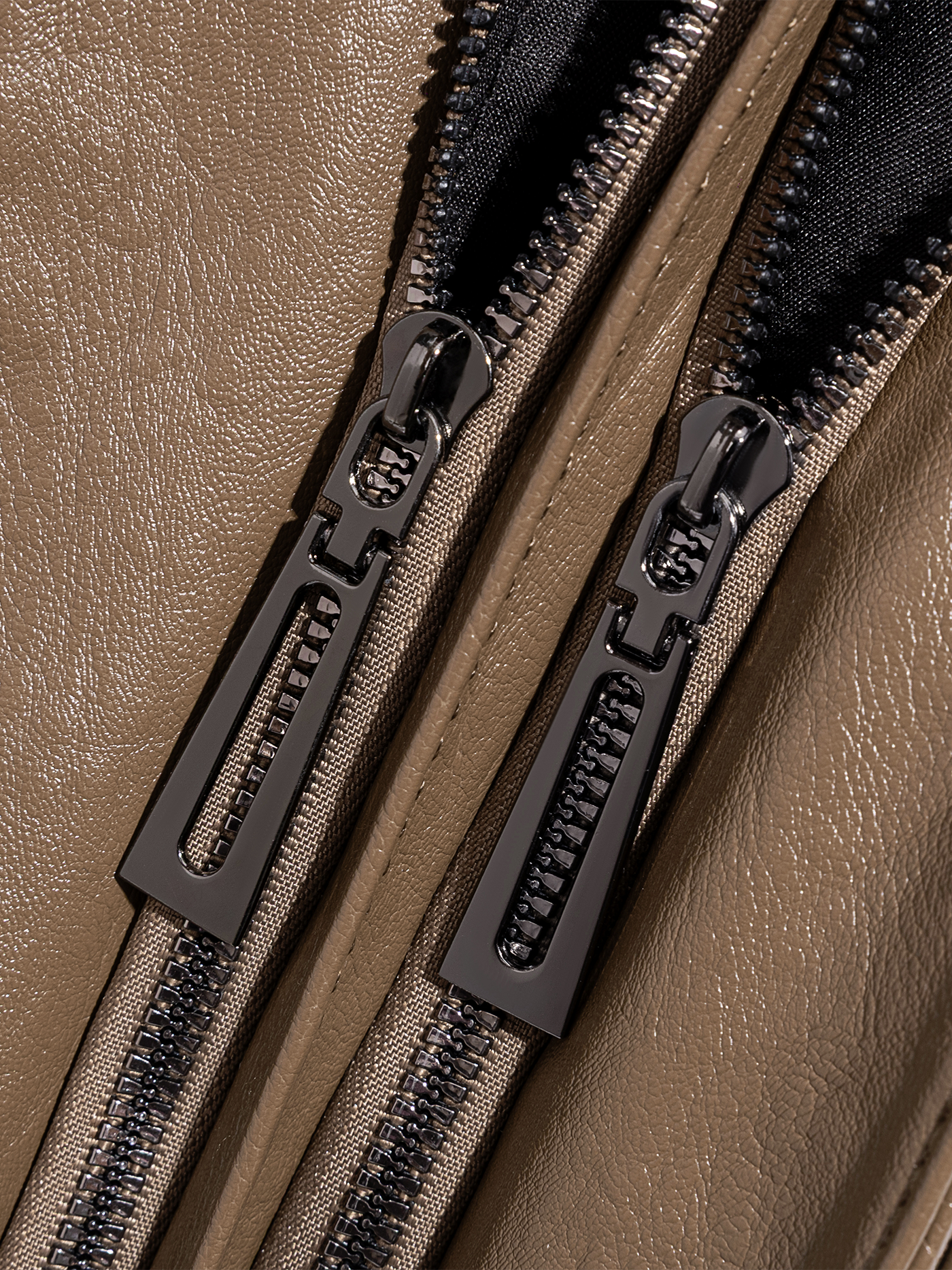 Classic Multi-Pocket Shoulder Bag – Stylish & Versatile for Everyday Use